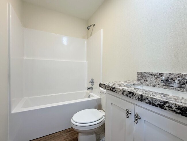 Building Photo - Brand new 2BR/2BA Duplex in Lake Charles!!