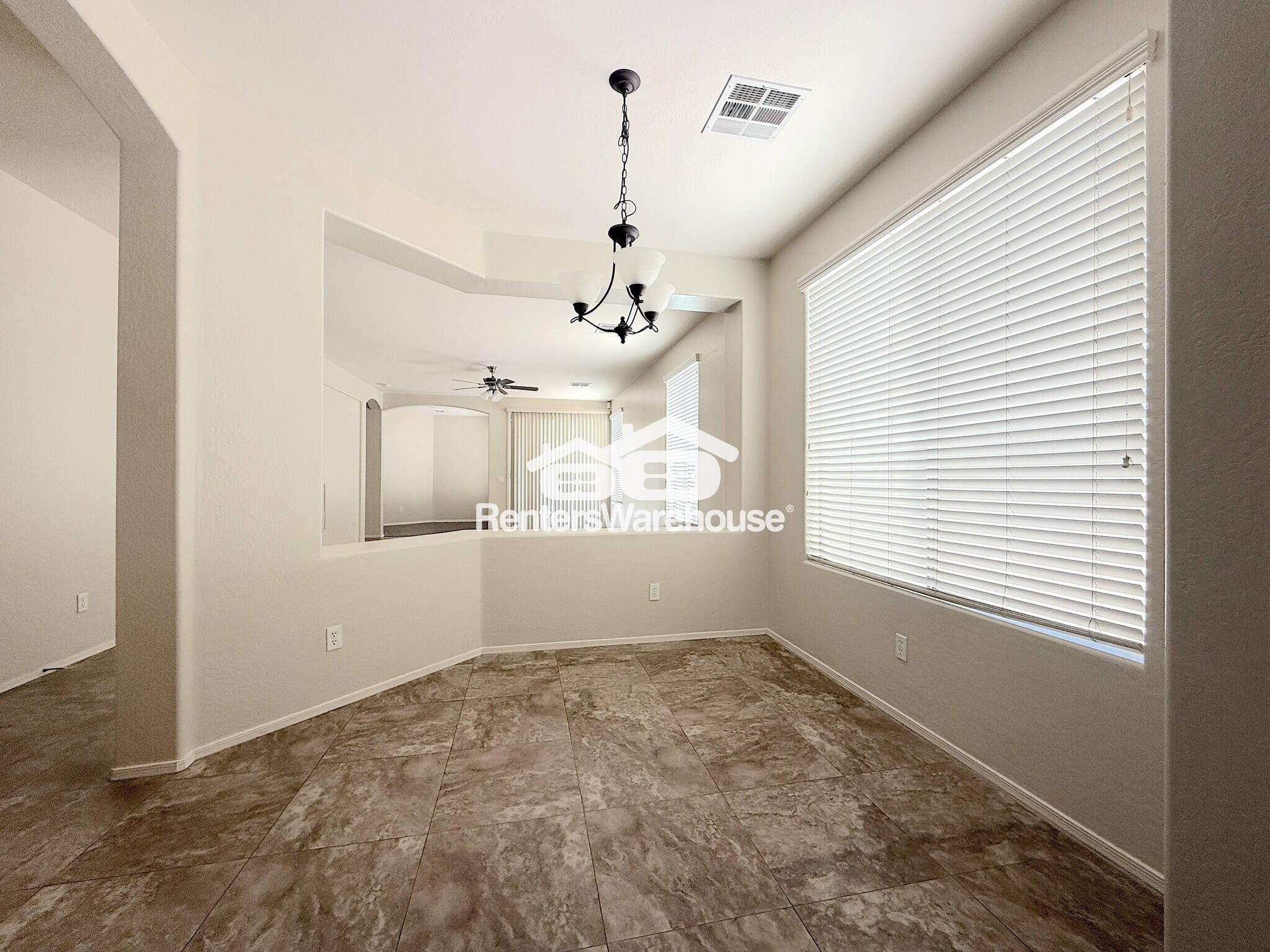 Building Photo - 532 E Trellis Rd