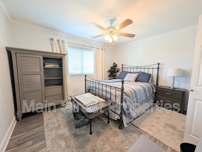 Building Photo - 14100 River Rd