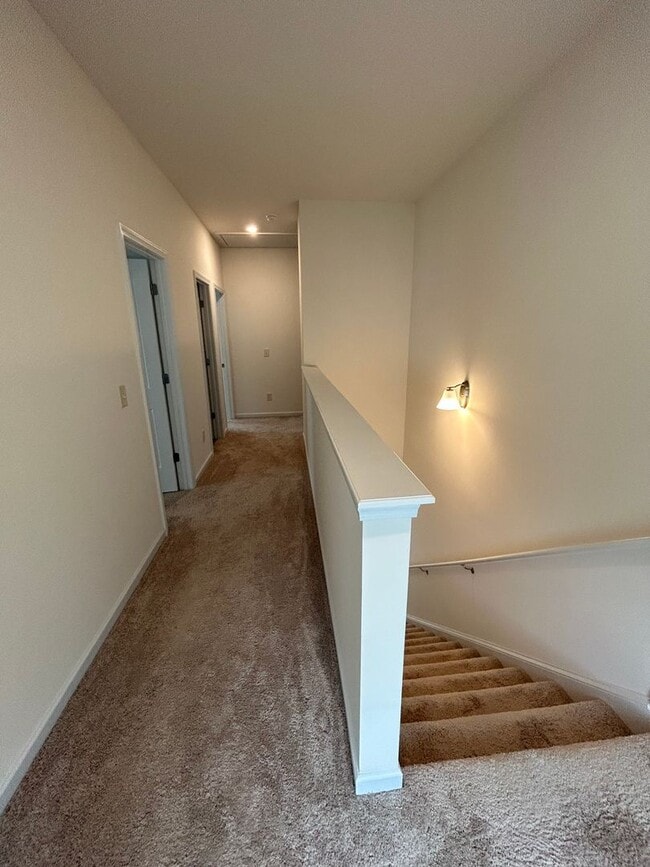 Building Photo - Newly Built 4/2.5 House in North Rome- $1,995
