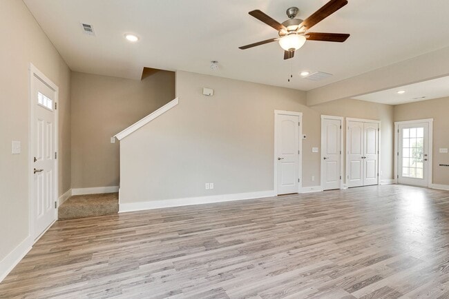 Building Photo - Townhome in Goodlettsville, Only 12 miles ...