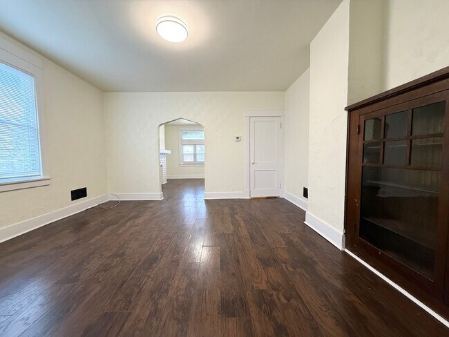Building Photo - Updated 2BR townhouse with office now available!