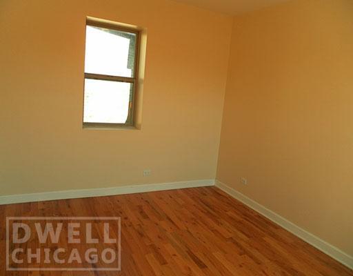 Building Photo - 2040 W Touhy Ave