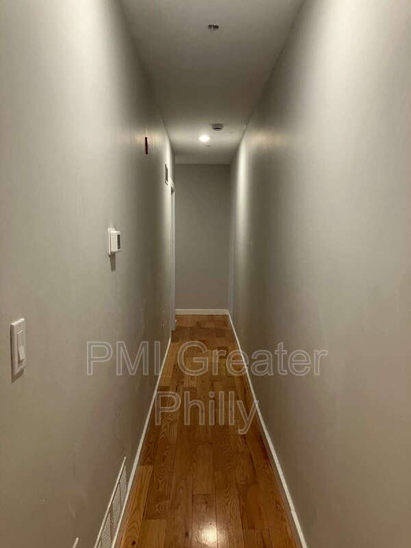 Building Photo - 332 N 62nd St