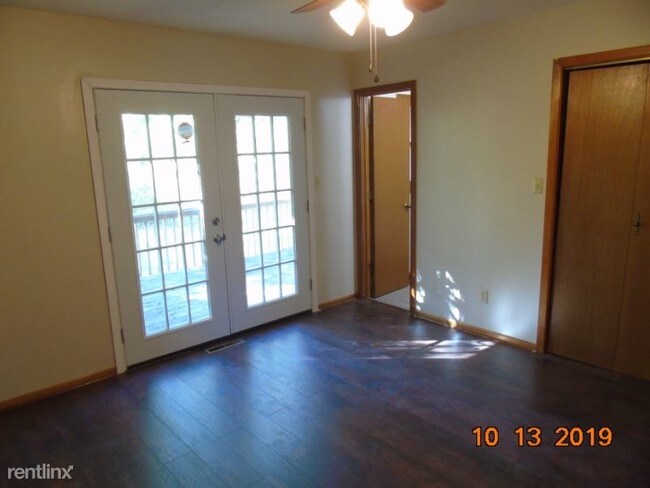 Building Photo - 3 br, 2 bath House - 221 South Bridge