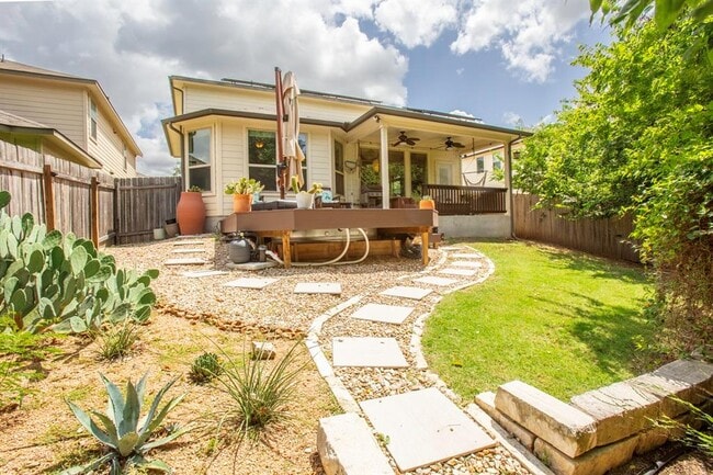 Building Photo - 309 Anacua Loop