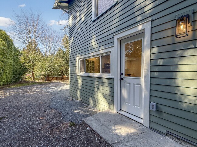 Building Photo - 13337 30th Ave NE