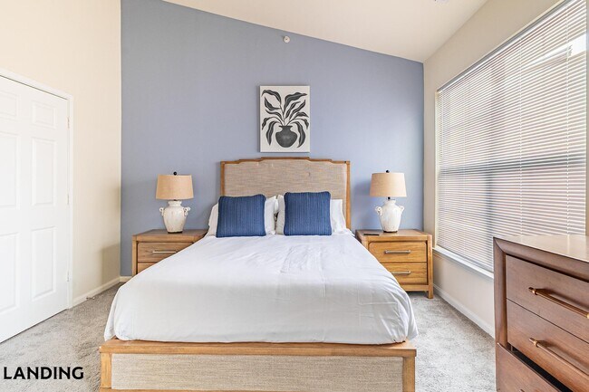 Building Photo - 400 Blake St