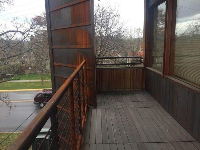 Building Photo - Amazing High End Condo in Award Winning "C...