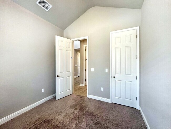 Building Photo - 8800 Jodie Ln