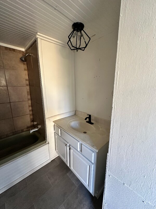 Building Photo - 2825 SE 14th St