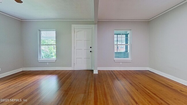Building Photo - 257 E 47th St