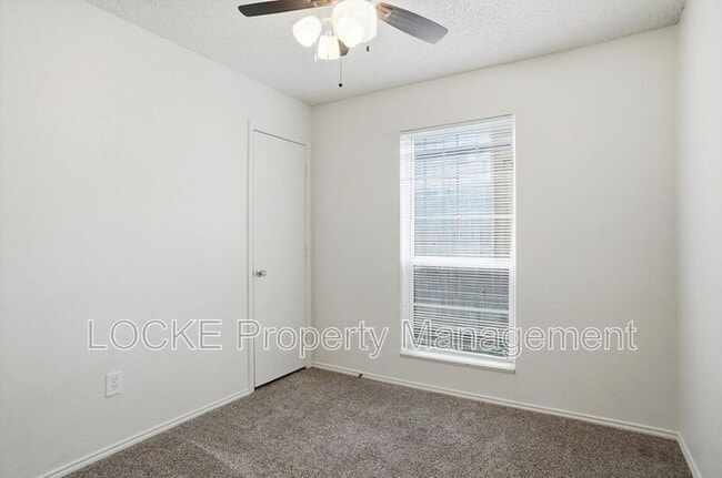 Building Photo - 10259 Aurora Dr