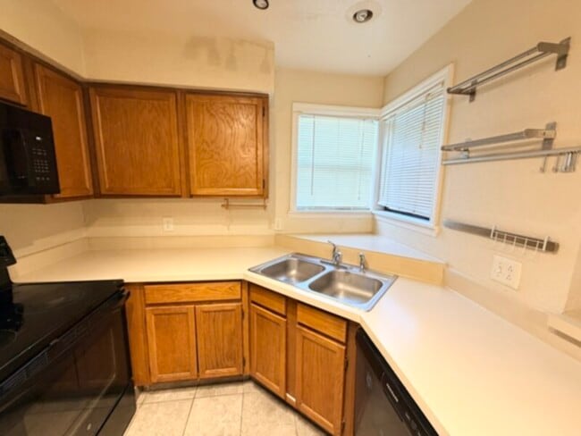 Building Photo - 2 bedroom 2 bath condo in Parkview Village of Winter Park