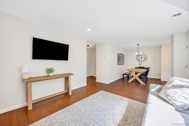Building Photo - 234A Springmeadow Dr