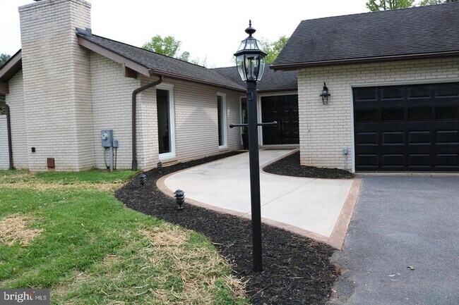 Building Photo - 5471 Harris Farm Ln