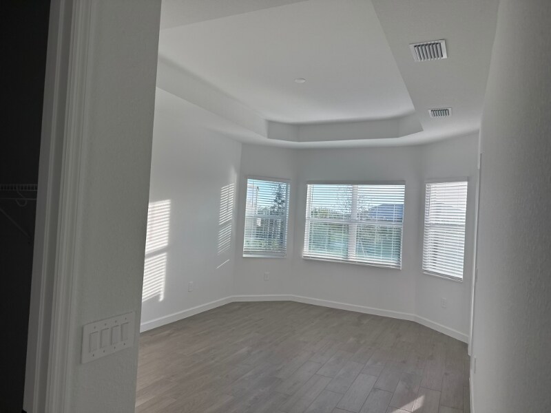 Building Photo - 7796 Lakes Edge Ln