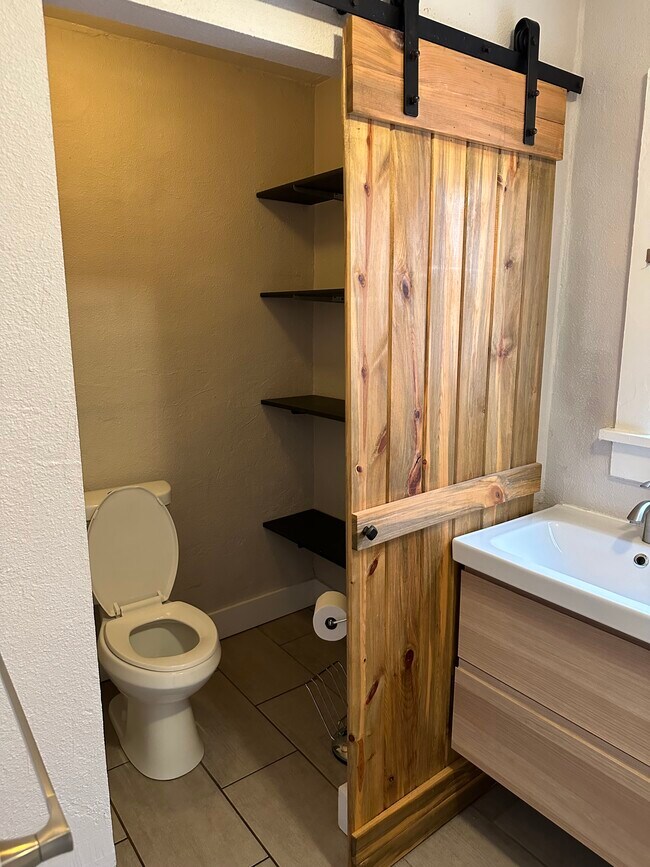 Bathroom - 3628 Mariposa St