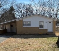 Building Photo - "Charming 2-Bed Home with Modern Amenities...