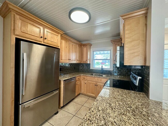 Building Photo - 5221 W 71st St