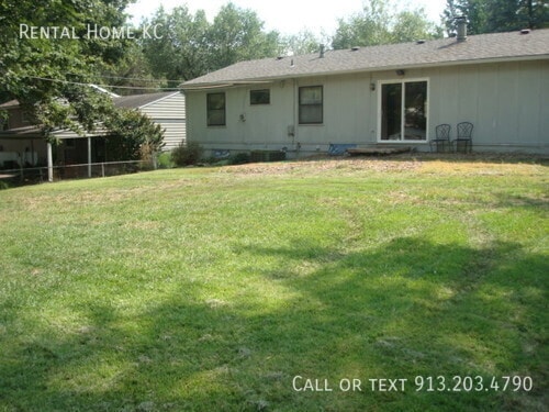 Building Photo - 9010 W 101st St