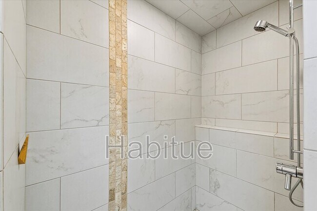 Building Photo - 6172 N Pierce Park Ln