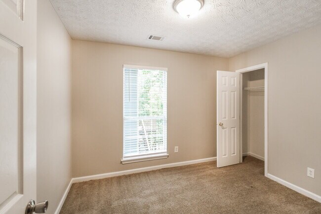 Building Photo - 4385 Bradley Dr SW