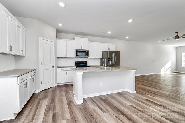Building Photo - 646 Sagecroft Ln