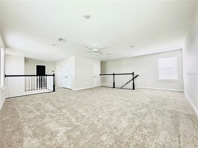 Building Photo - 6618 Willow View Ave