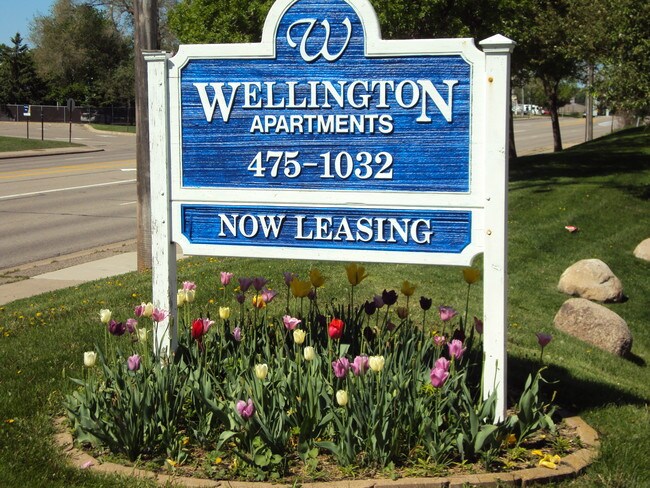 Primary Photo - Wellington Apartments