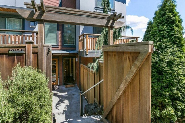 Building Photo - 1017 N 39th St