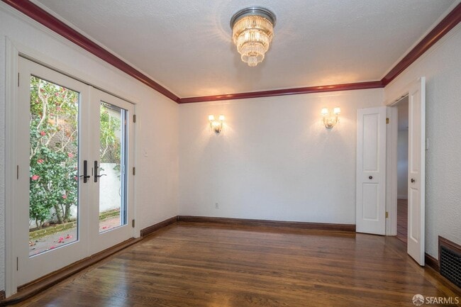 Building Photo - 2627 Hale Dr