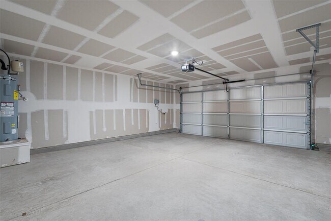 Building Photo - 812 Heartseed Ave