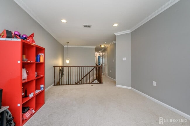 Building Photo - 47 Nelson Dr