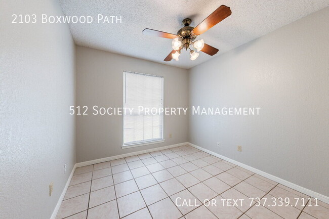 Building Photo - 2103 Boxwood Path