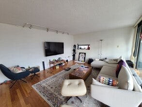 Building Photo - Kenmore Square - Balcony - Pool - Doorman - Garage Parking