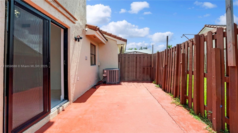 Building Photo - 6460 NW 170th Terrace