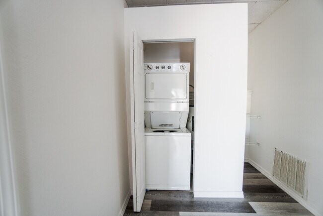 Building Photo - 4 Fisher Creek Dr