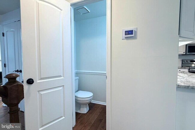 Building Photo - 10100 Walnut Wood Ct