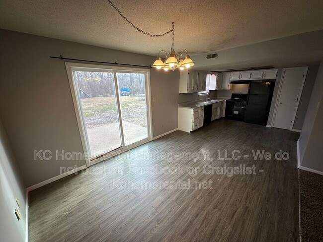 Building Photo - 35 Cherry St