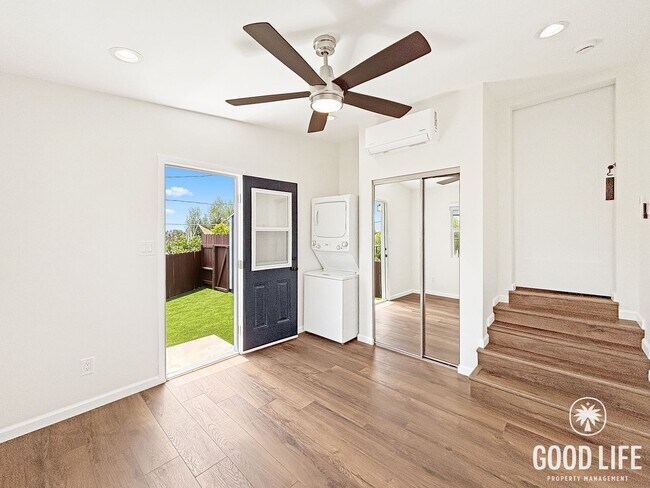 Building Photo - Charming 2BD/1BA South Park Unit with New Turf Yard & In unit laundry