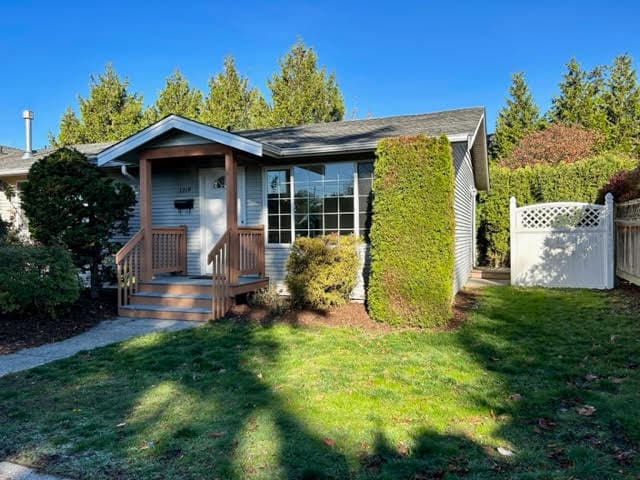 Building Photo - 1219 E Indiana St