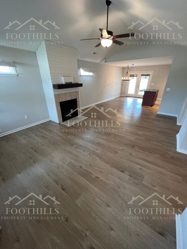 Building Photo - Your Next 3BR Home Awaits – Pets Welcome!