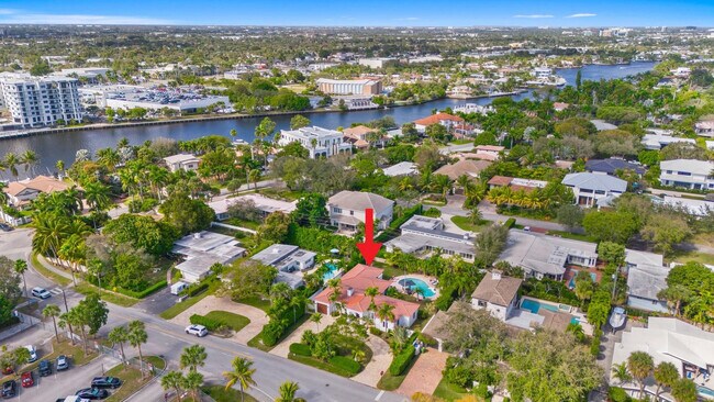 Building Photo - 2317 NE 12th St