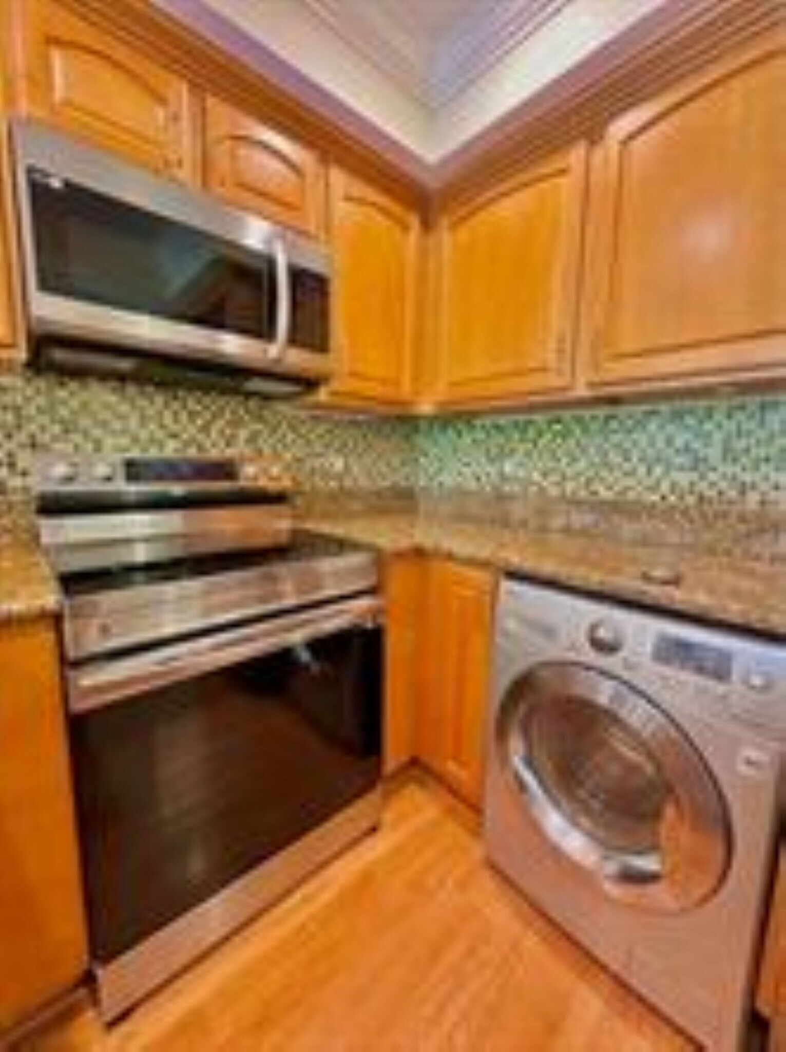 Building Photo - 151 NE 16th Ave