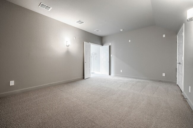 Building Photo - 929 Newcastle Dr