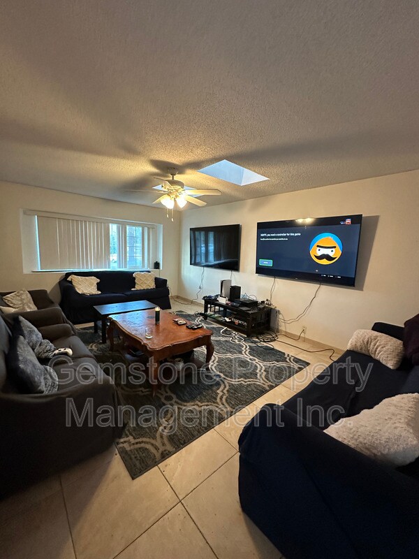 Building Photo - 4839 Campanile Dr