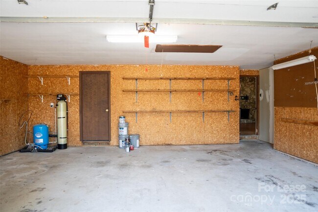 Building Photo - 500 Kirby Ln