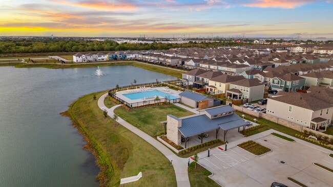 Building Photo - 2213 Bay Breeze Dr