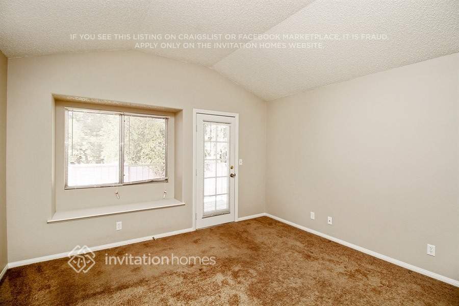 Building Photo - 3301 Hyannis Cir